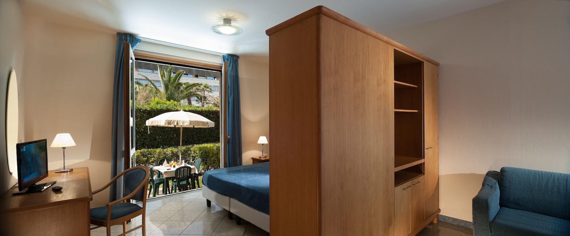 Continental Resort Tirrenia Eksteriør bilde