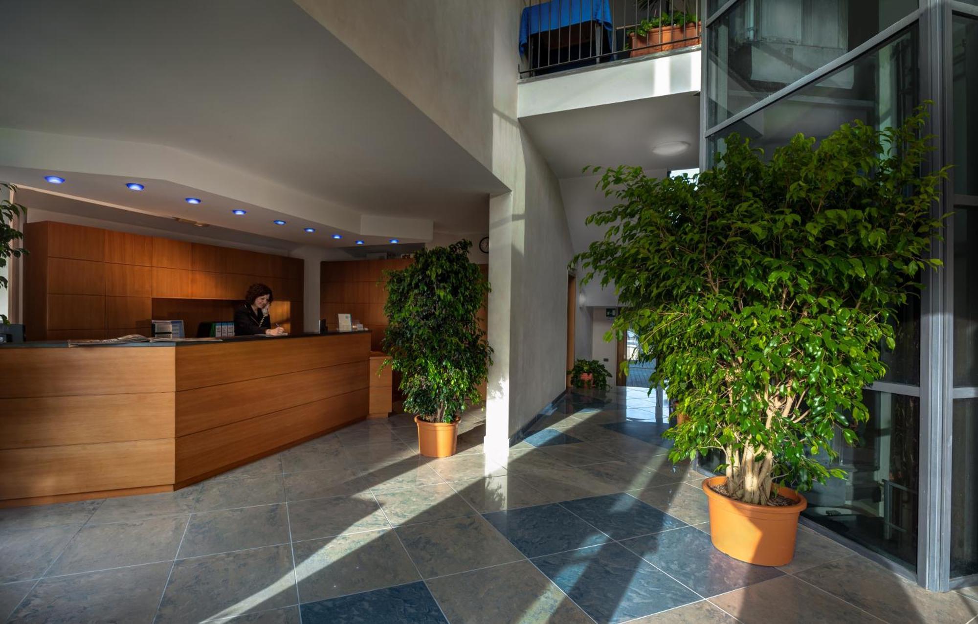 Continental Resort Tirrenia Eksteriør bilde