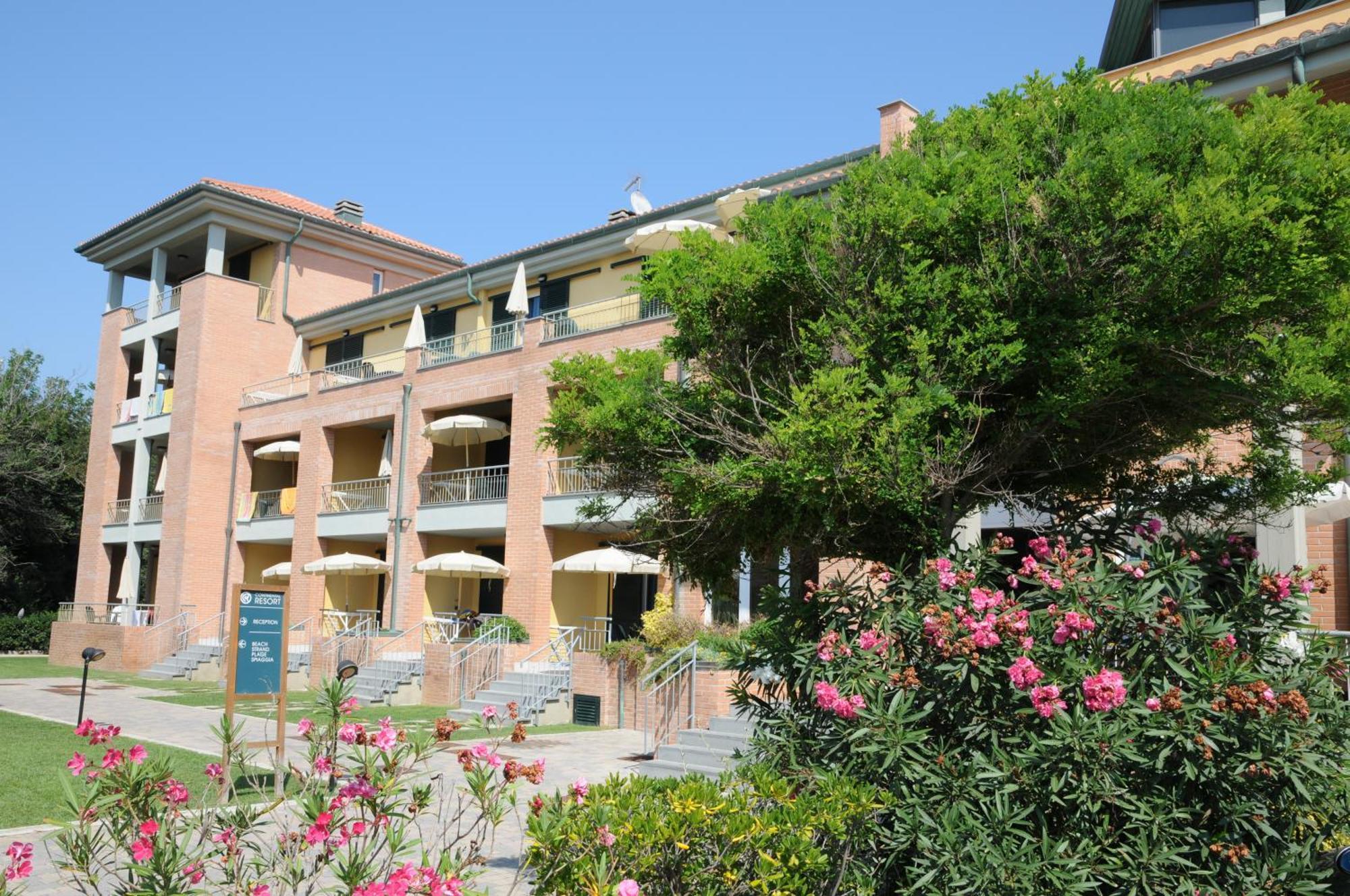 Continental Resort Tirrenia Eksteriør bilde