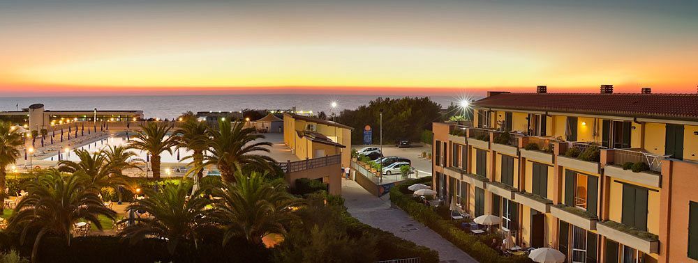 Continental Resort Tirrenia Eksteriør bilde