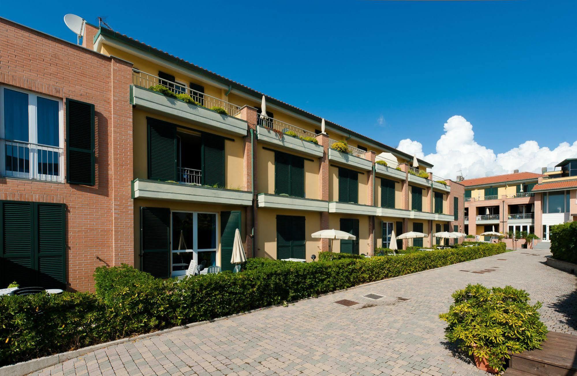 Continental Resort Tirrenia Eksteriør bilde